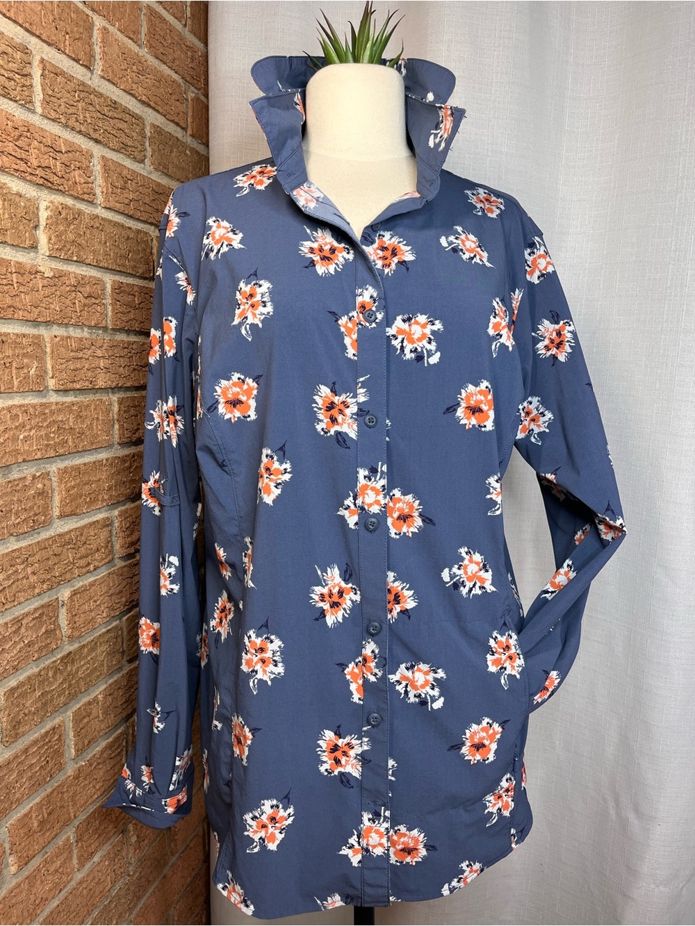 Duluth Trading Co XL Floral Lightweight Performance Hiking Fishing Shirt Roll Ta